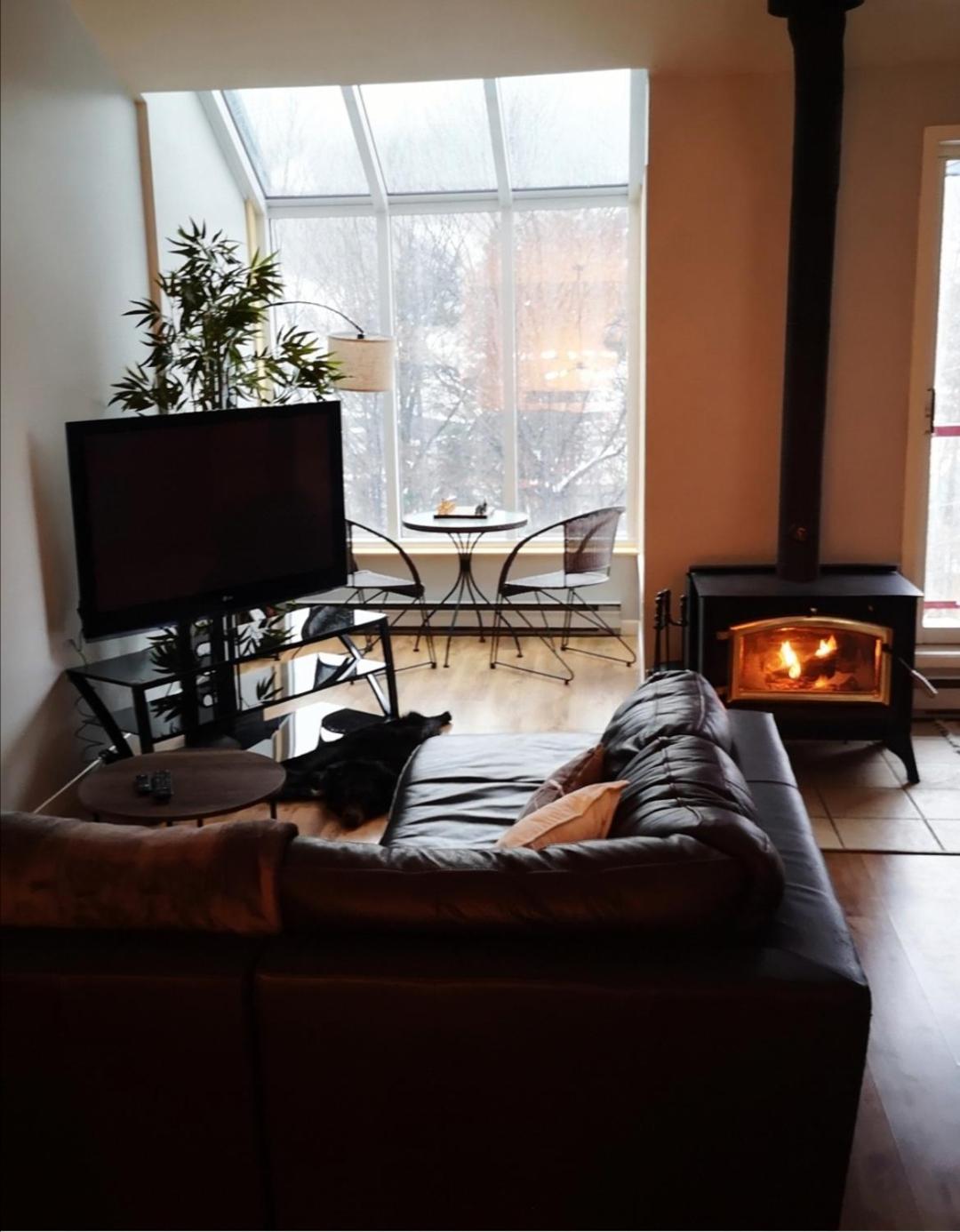 Condo Sur 2 Niveaux Avec Magnifique Vue Sur La Montagne Stoneham Exterior foto